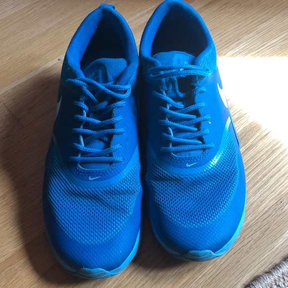 NIKE Air Max - Picture 2 of 4